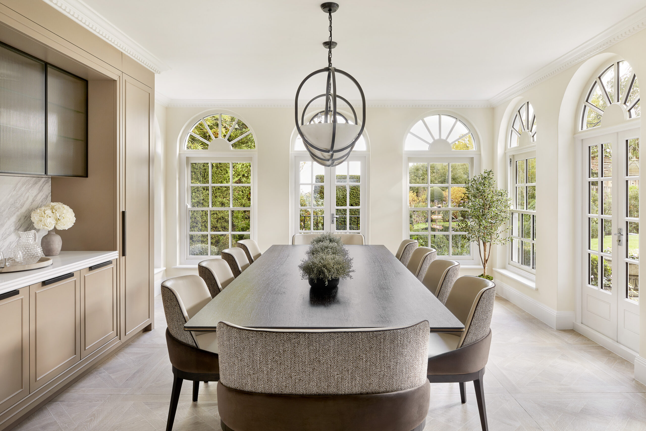 How To Create A Sociable dining Table Setting